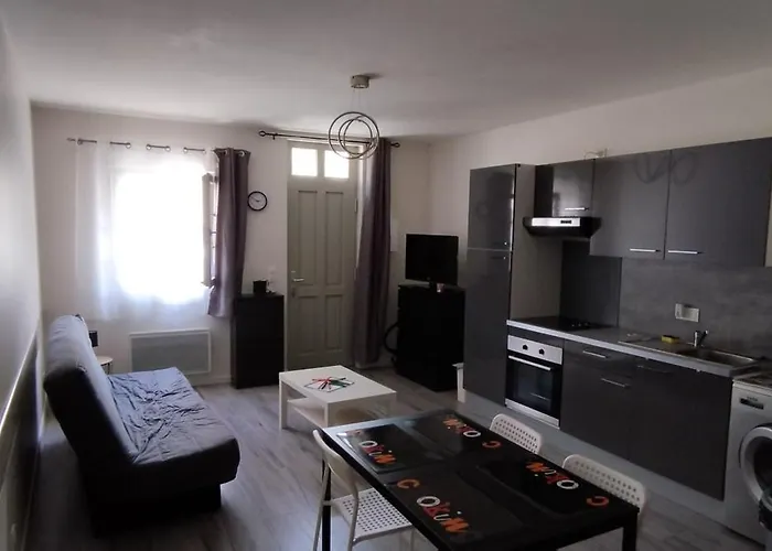 Meublé Centre Ville- Gare Cotterets Appartement *